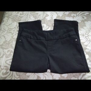Christopher & Banks black Capri pant
